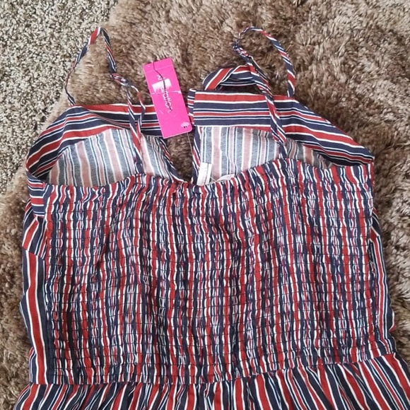 Stripped Front tie Romper size M - Picture 5 of 5